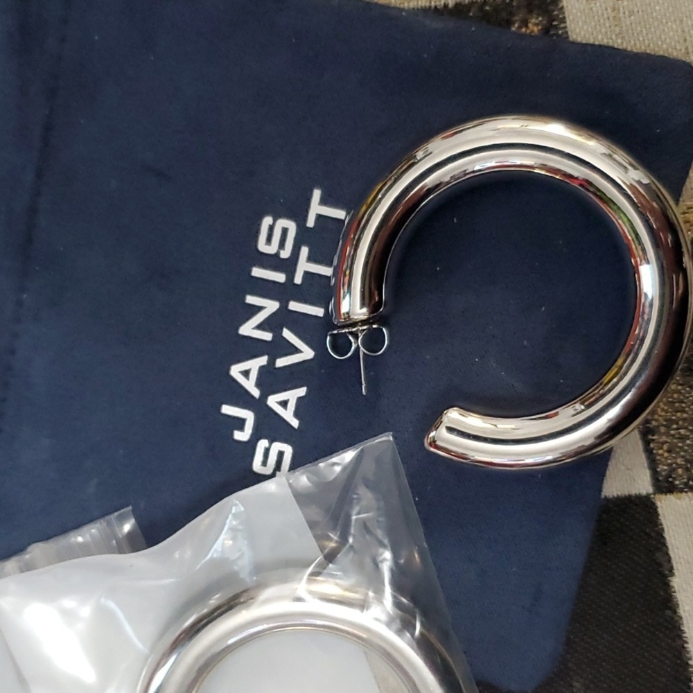 Janis Savitt Oprah's Favorite Large size Hoops